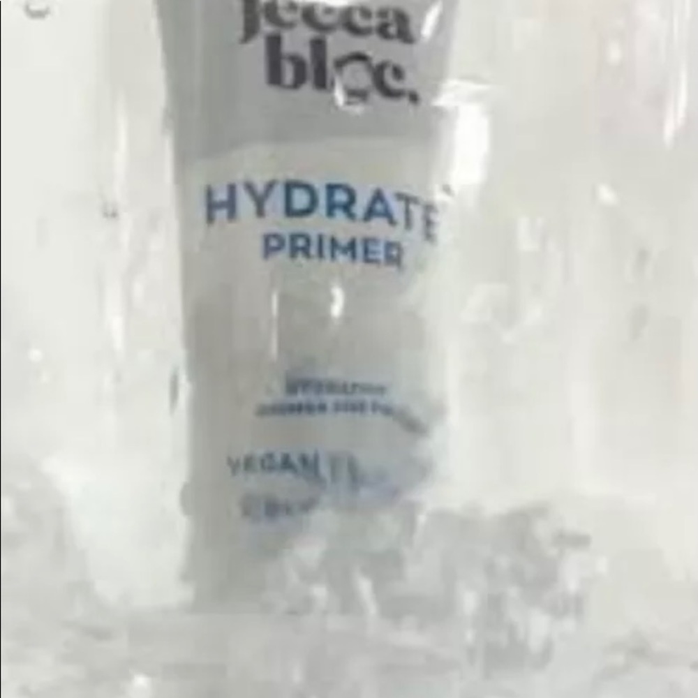 Jecca Blac hydrate primer - Picture 5 of 9